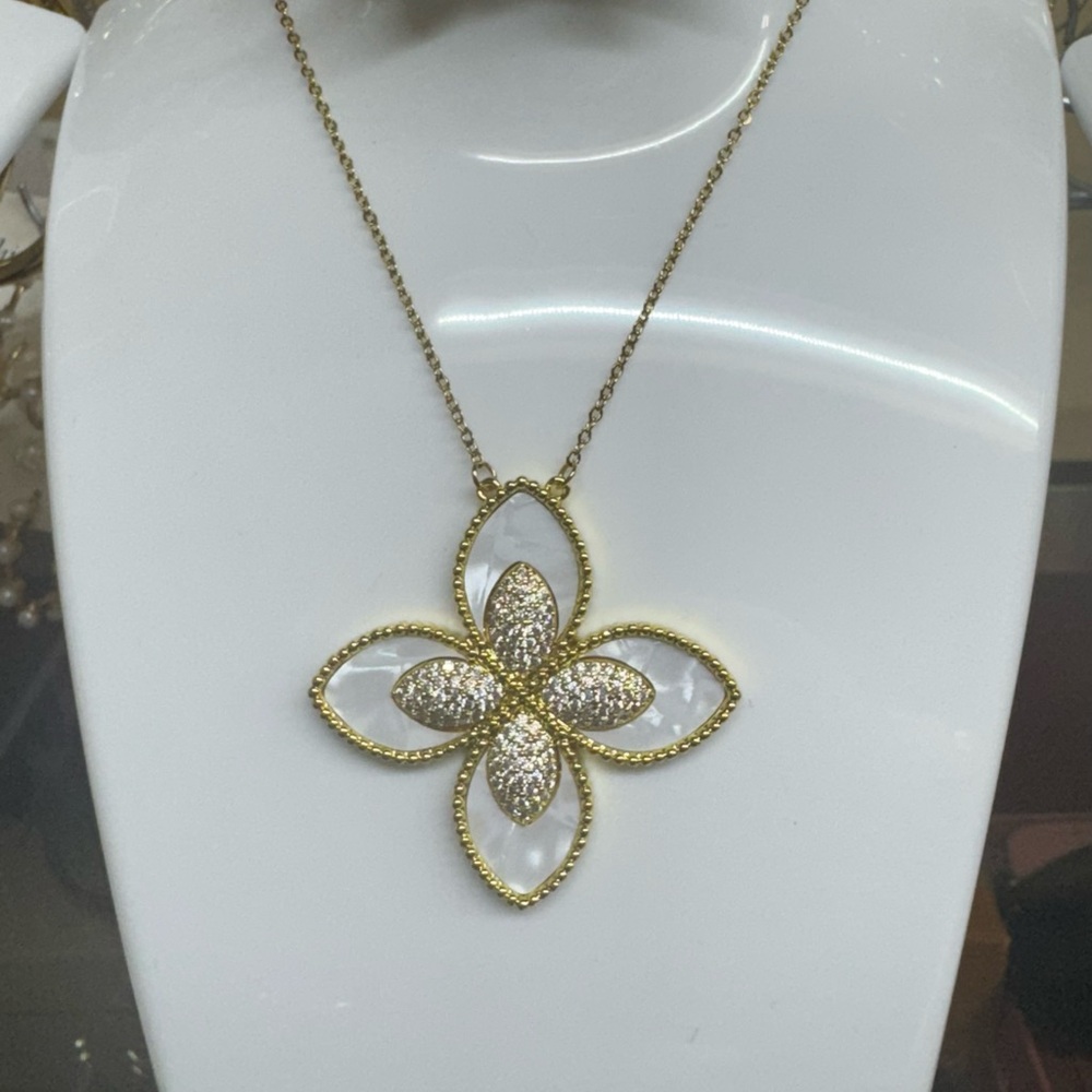 Stainless Steel Clover Necklace and Earrings Set!